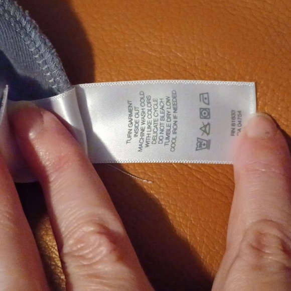 🌺Kenneth Cole Reaction Gray Top - Picture 5 of 11